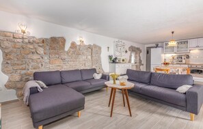 TV - Cozy home in Cres with house a panoramic view (Cres)