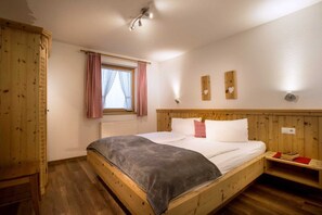 2 makuuhuonetta, vauvan matkasänky, Wi-Fi, vuodevaatteet