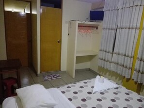 Työpöytä, ilmainen Wi-Fi