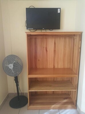 書桌、免費無線上網