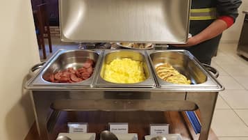 Free daily buffet breakfast