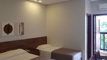 ๋๋ญ์ค ๋๋ธ๋ฃธ ๋๋ ํธ์๋ฃธ | ์ ์๊ทน์ฑ ์นจ๊ตฌ, ํ๋ก์ฐํ ์นจ๋, ๋ฏธ๋๋ฐ, ๊ฐ์ค ๋ด ๊ธ๊ณ