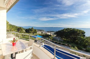 Outdoor dining - Villa Levanda *** villa in Makarska, private pool (Makarska)