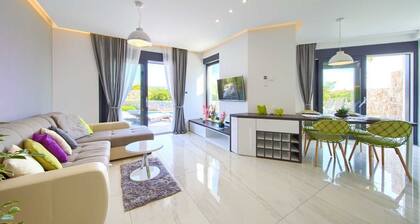 Luxury Holiday house STELLA with private pool