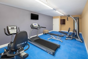 Gym - Baymont Inn   By Wyndham (Hammond)