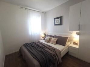 1 camera, ferro/asse da stiro, Wi-Fi