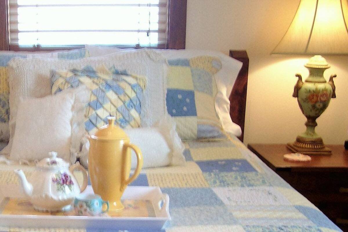 ห้องพัก, เตียงควีนไซส์ 1 เตียง (Granny's Attic Room) | ตู้นิรภัยในห้องพัก, ผ้าม่านกันแสง, เตารีด/โต๊ะรีดผ้า, Wi-Fi ฟรี