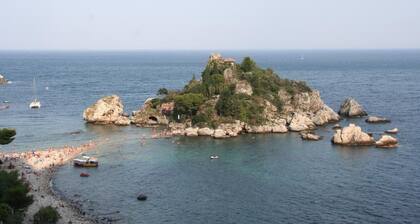 Country villa with a view of the Aeolian Islands