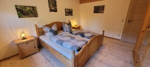 2 camere, culla da viaggio, Wi-Fi gratuito, lenzuola