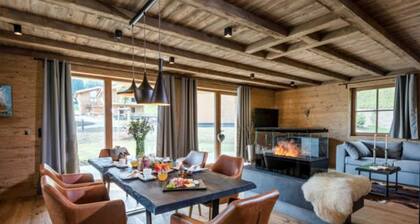 Bently Chalet - LA SOA Chalets & Eventlodge