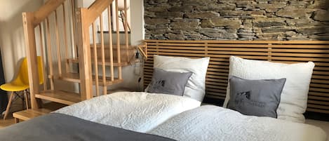 2 bedrooms, iron/ironing board, travel crib, free WiFi