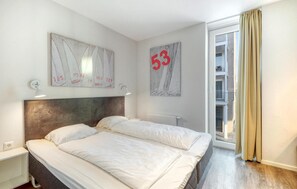 3 bedrooms, free WiFi, bed sheets