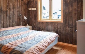 4 slaapkamers, reisbedje