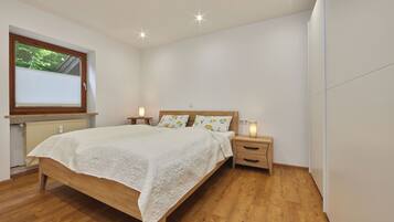 1 bedroom, free WiFi, bed sheets