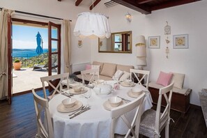 Interior - ctro166 - Charming stone villa on a private property of 1000 m2 with a private pool of 27 m2, 4 + 2 persons in Rogoznica - Trogir (Rogoznica)