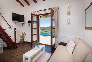 Living area - ctro166 - Charming stone villa on a private property of 1000 m2 with a private pool of 27 m2, 4 + 2 persons in Rogoznica - Trogir (Rogoznica)