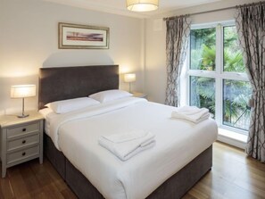 2 bedrooms, iron/ironing board, WiFi