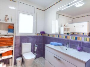Hair dryer, towels