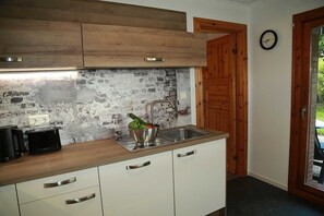 冰箱、微波炉、烤箱、洗碗机