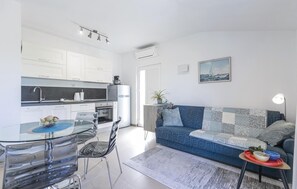 TV - Nice home in Lupoglav with WiFi (Lupoglav)