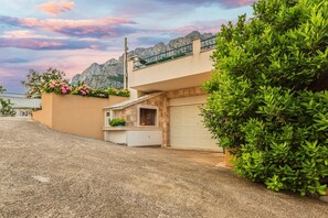 Exterior - Villa Anima in Makarska, private pool (Makarska)