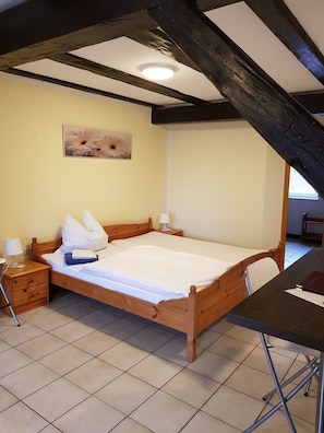 2 Schlafzimmer, Bügeleisen/Bügelbrett, Reisekinderbett, kostenloses WLAN