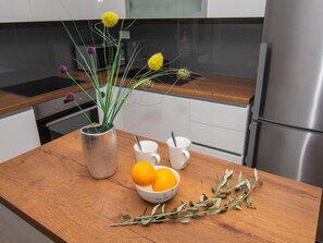 Réfrigérateur, micro-ondes, four, lave-vaisselle