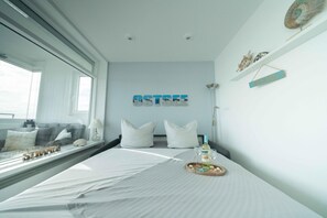 1 bedroom, iron/ironing board, travel cot, free WiFi - DTV **** - Mega view directly onto the Bay of Lübeck - incl. (Sierksdorf)