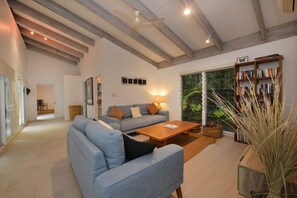 Living area - Pavilions in the Palms (Port Douglas)