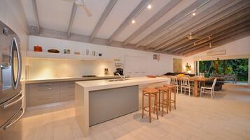 Rumah Mewah, 5 kamar tidur, kolam renang pribadi | Dapur pribadi | Lemari es besar, microwave, oven, dan kompor