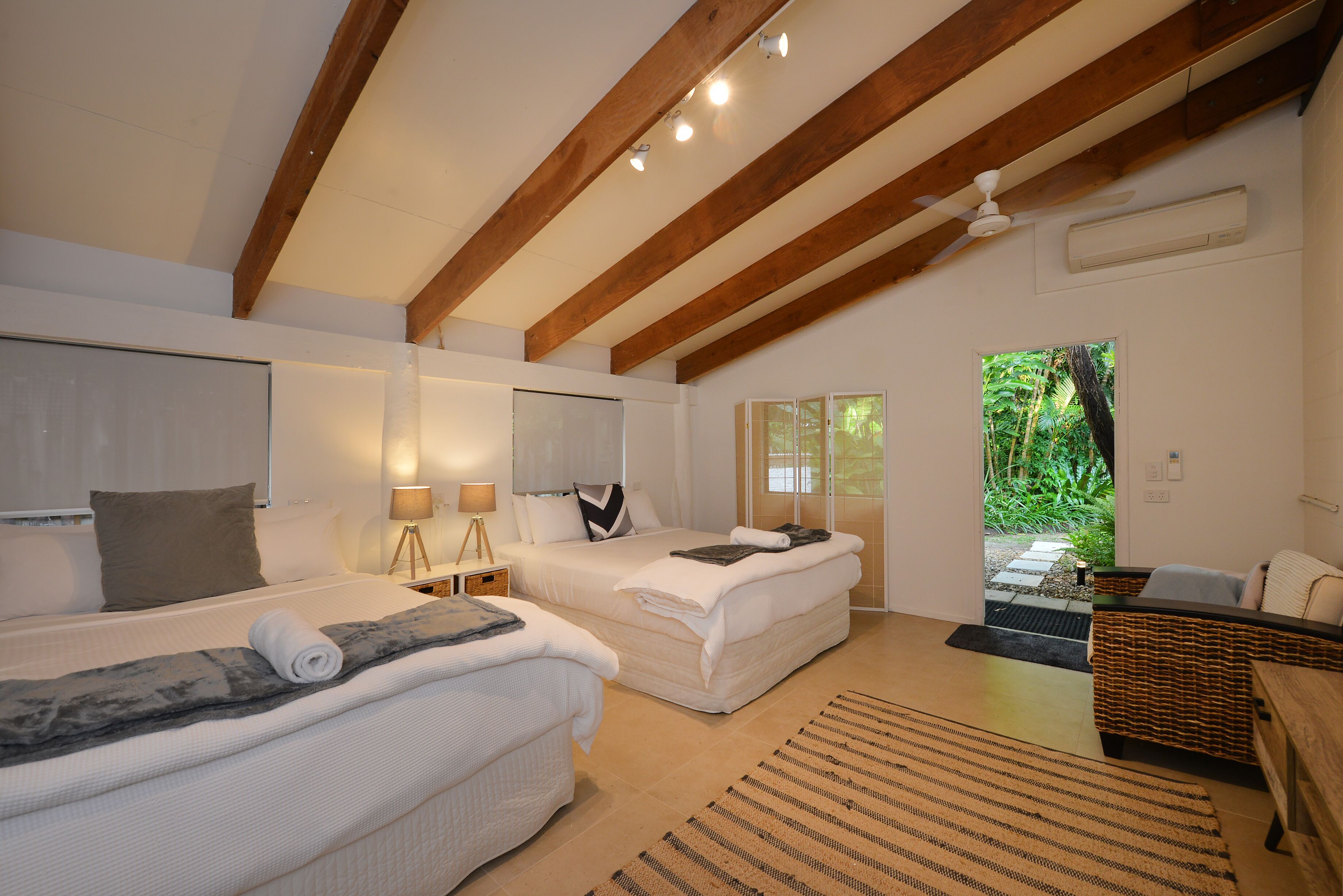 Rumah Mewah, 5 kamar tidur, kolam renang pribadi | 5 kamar tidur, seprai premium, dan didekorasi berbeda-beda