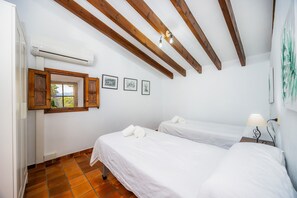 3 bedrooms, iron/ironing board, free WiFi, bed sheets - Villa Piedra with Fantastic Garden, Pool, Mountain View, Air Conditioning & Wi-Fi; Parking Available (Pollensa)