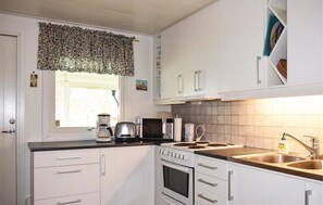 Refrigerador, microondas, placa de cocina, cafetera/tetera