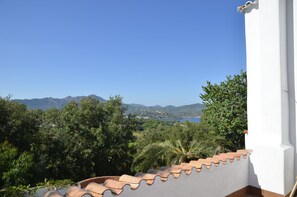 Property grounds - Newly renovated, 10 minutes from the beach and Capoliveri (capoliveri)