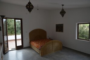 3 makuuhuonetta, silitysrauta/-lauta, ilmainen Wi-Fi, vuodevaatteet