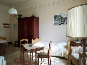 1 bedroom, free WiFi, bed sheets