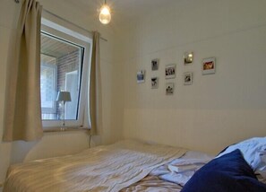 1 chambre, fer et planche à repasser, accès au Wi-Fi (inclus)