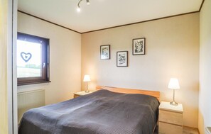 2 Schlafzimmer, Reisekinderbett, kostenloses WLAN