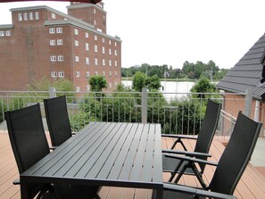 تناول الطعام بالخارج