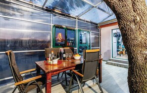 Outdoor dining - 4 bedroom stunning home in Neoric (Neoric)