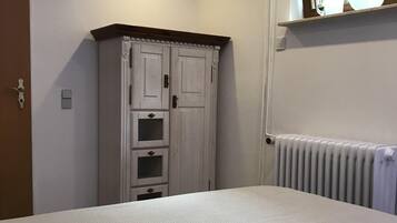 1 chambre, coffres-forts dans les chambres, bureau