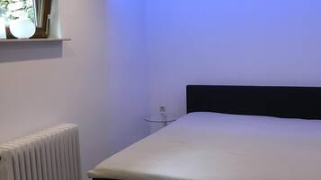 1 bedroom, in-room safe, desk, iron/ironing board