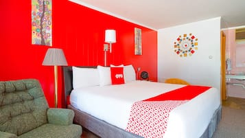 Room, 1 King Bed | Desk, iron/ironing board, free WiFi, bed sheets