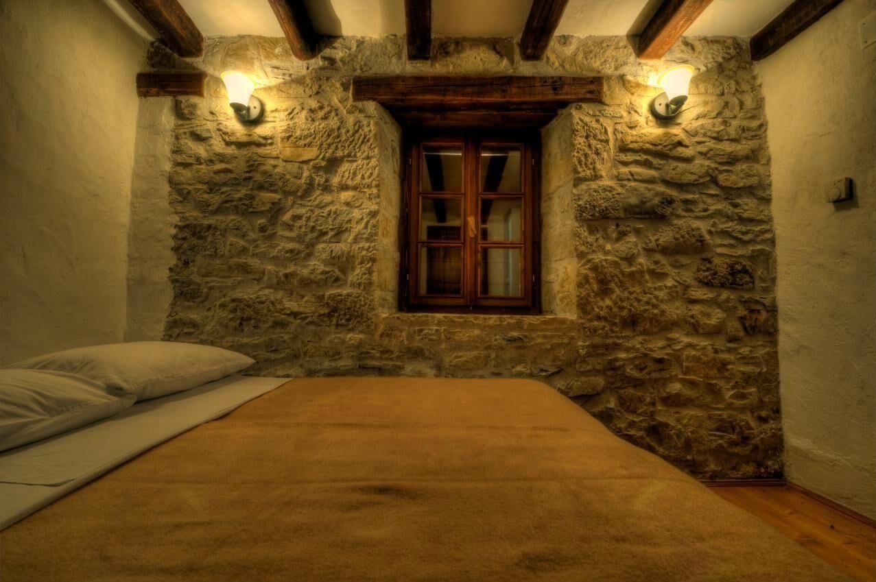 2 多间卧室、WiFi