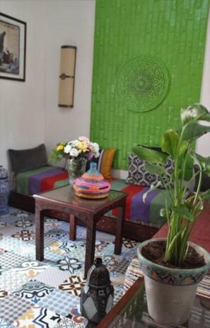 Lobby sitting area - Ahlenbeek (Marrakech)