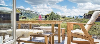 Awesome home in Vøringsfoss with WiFi