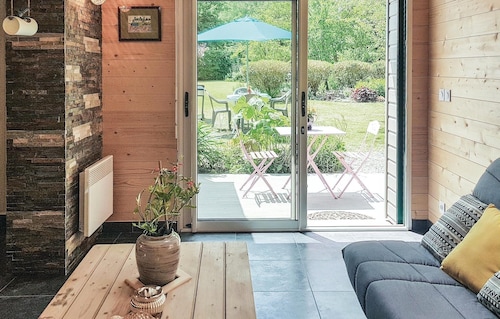 Awesome home in Mont-Dol with WiFi