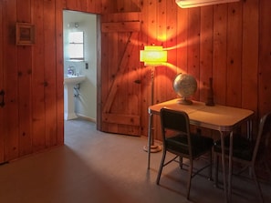 Estúdio tradicional (Room #8) | 1 quarto, edredons de pluma, individualmente mobiliados, escrivaninha