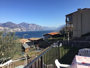 Terrazza con vista lago