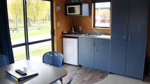 Studio – classic | Blendingsgardiner, strykejern/-brett, barnesenger og wi-fi (inkludert)